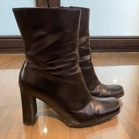 Excellent Condition Leather (or Leather-Like) Boots - Picture 1 of 5